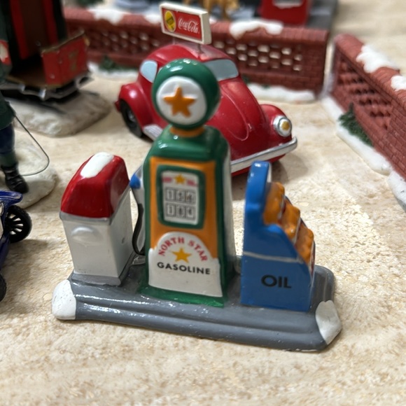 Department 56 Denver North Star Gas Pump Figure Christmas Village - Picture 2 of 8